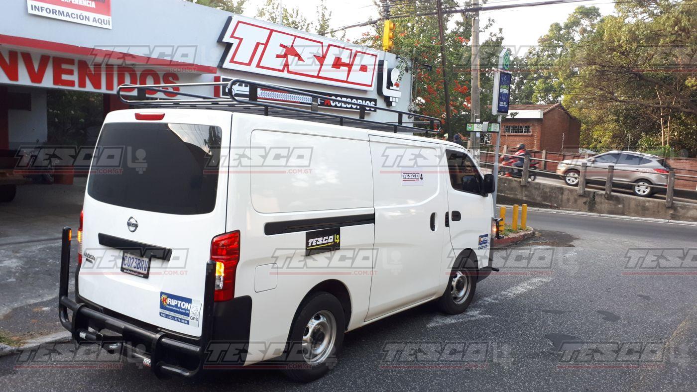 Parrilla Tipo Salchicha Custom Nissan Urban T/Bajo - Imagen 6