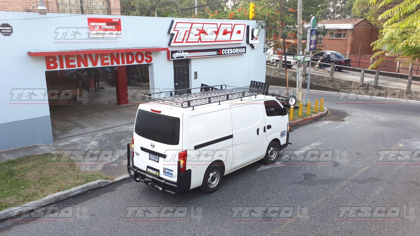 Parrilla Tipo Salchicha Custom Nissan Urban T/Bajo - Imagen 2