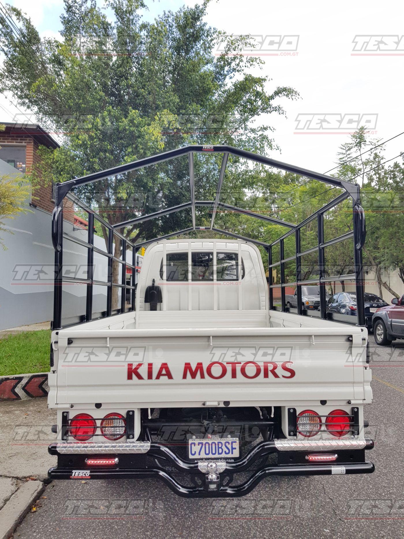 Carroceria y Defensa trasera C/Protector de Stop Kia K2700 Mod 08/22 - Imagen 6