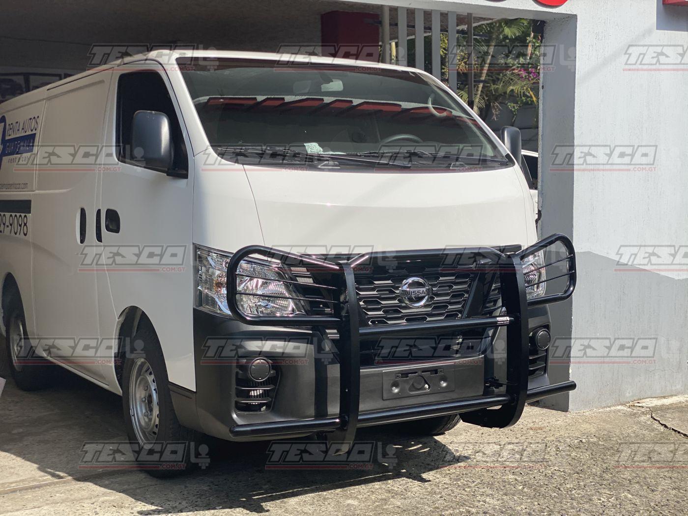 Toyota Hiace T/Bajo Nissan Urban Delantera, Trasera Mod 13/22