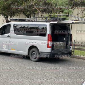 Parrilla Tipo Turismo Custom Toyota Hiace 1