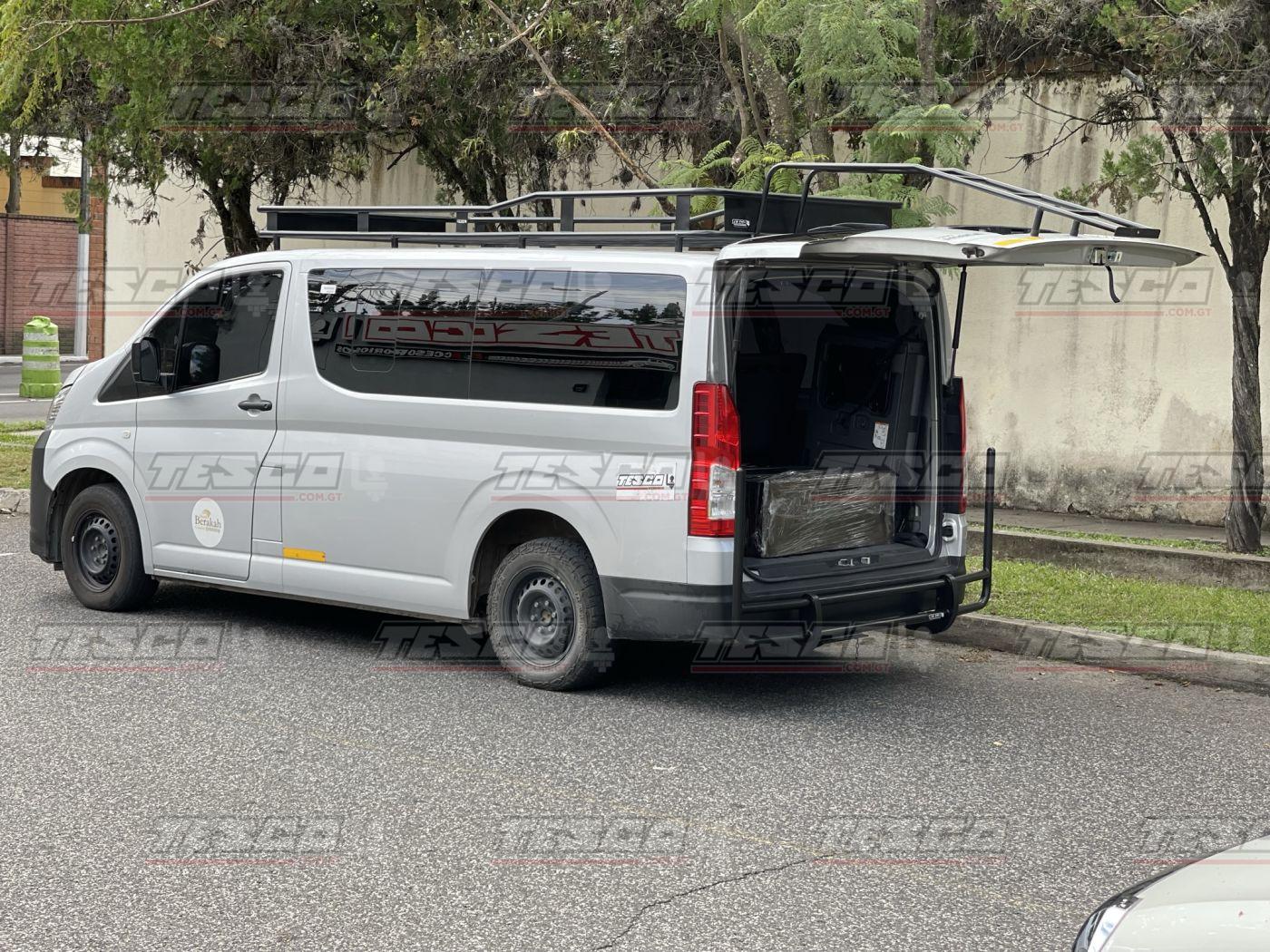 Parrilla Tipo Turismo Custom Toyota Hiace 1